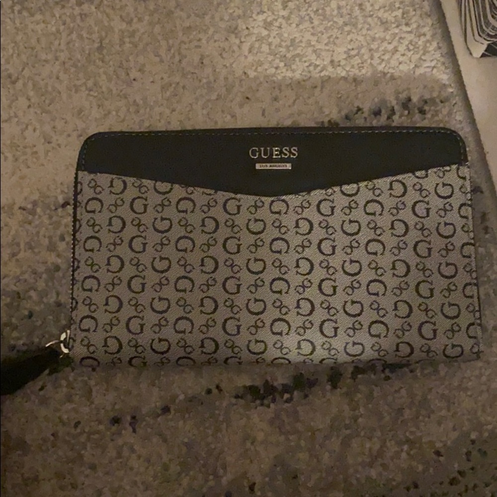 Guess wallet